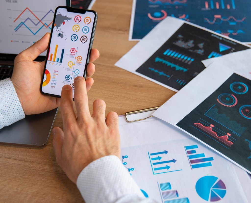 office-workers-using-finance-graphs (5)